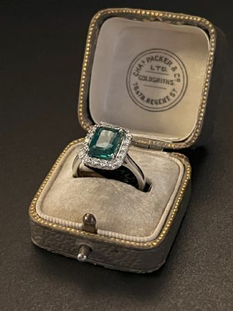 Anello  con  Smeraldo  e  Diamanti  